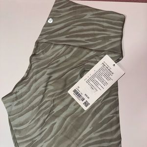 Lululemon athletica align high rise short 8”
